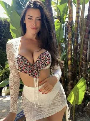Female Escorts in Arch Suites Hotel Hotel